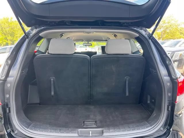 Used 2017 Hyundai Santa Fe SE AWD/4WD image 9