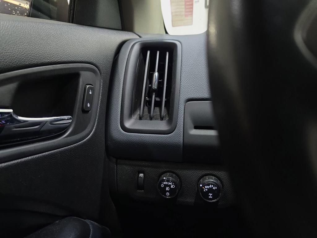 Used 2021 Chevrolet Colorado Z71 w/ Safety Package AWD/4WD image 26