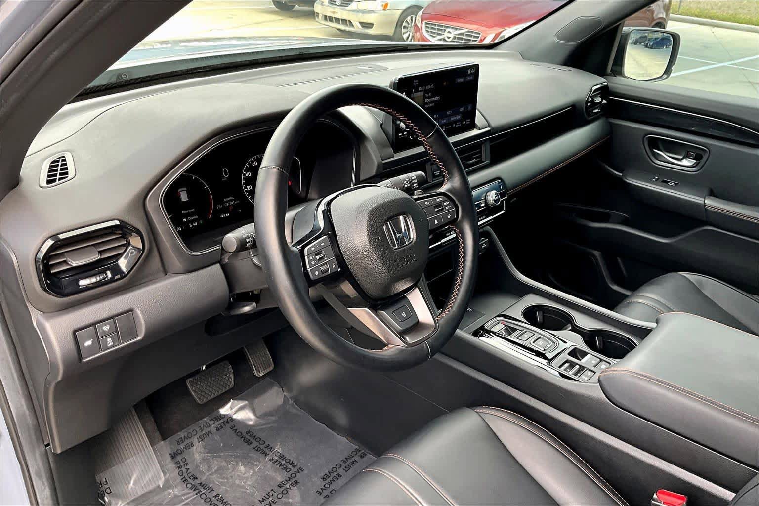 Used 2025 Honda Pilot TrailSport image 18
