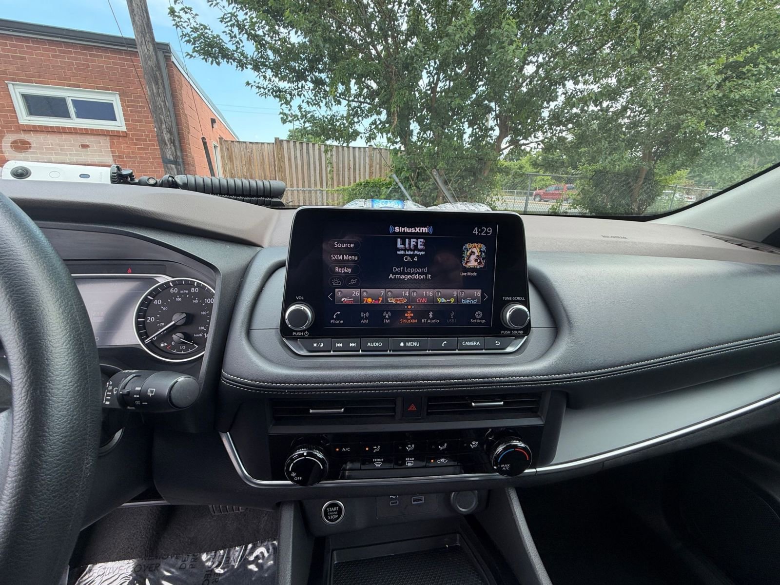 Used 2023 Nissan Rogue S FWD image 20