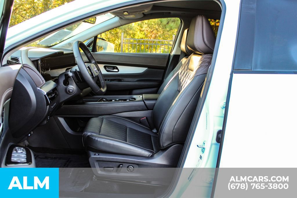 Used 2025 Nissan Murano Platinum w/ Cargo Package image 17