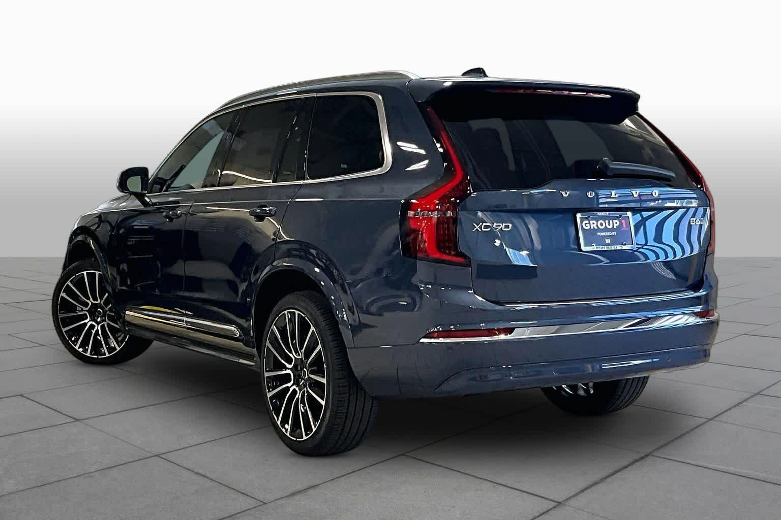 New 2026 Volvo XC90 B6 Plus w/ Protection Package Premier AWD/4WD image 3