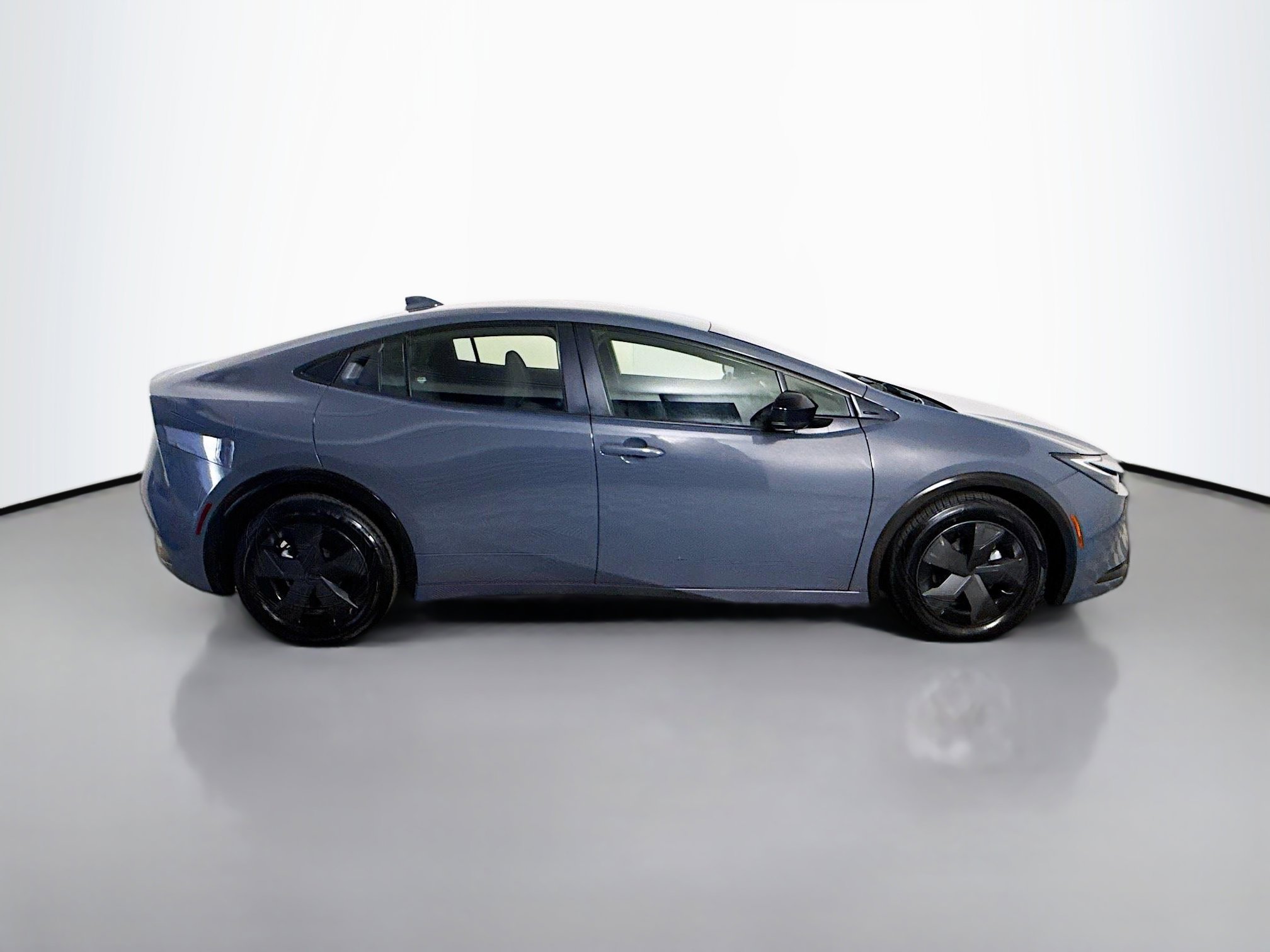 Used 2023 Toyota Prius LE image 11