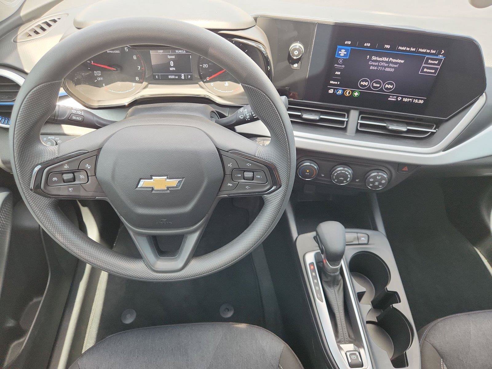 Used 2024 Chevrolet Trax LS w/ LS Convenience Package FWD image 11