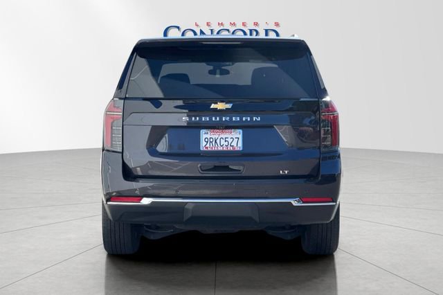 Used 2025 Chevrolet Suburban LT AWD/4WD image 5