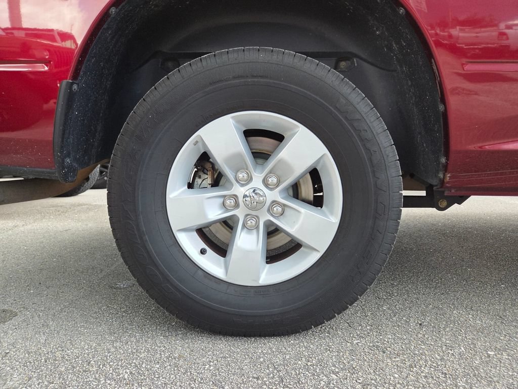 Used 2021 RAM 1500 Classic SLT AWD/4WD image 20