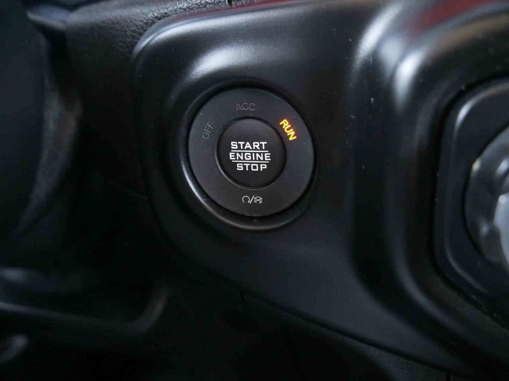 Used 2021 Jeep Wrangler Unlimited Rubicon AWD/4WD image 35