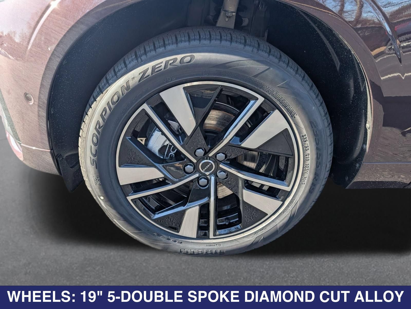 New 2026 Volvo XC60 B5 Plus w/ Protection Package Premier AWD/4WD image 23