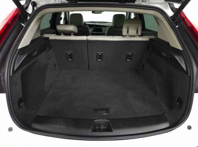 Certified 2023 Cadillac XT4 Luxury w/ Cold Weather Package image 6