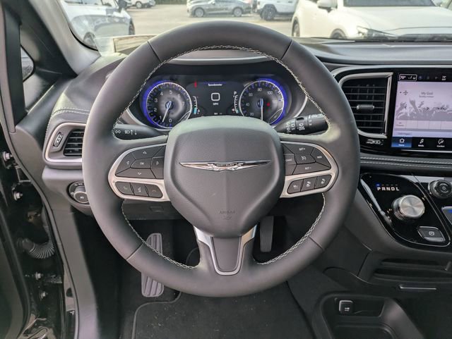 New 2025 Chrysler Pacifica Select image 19