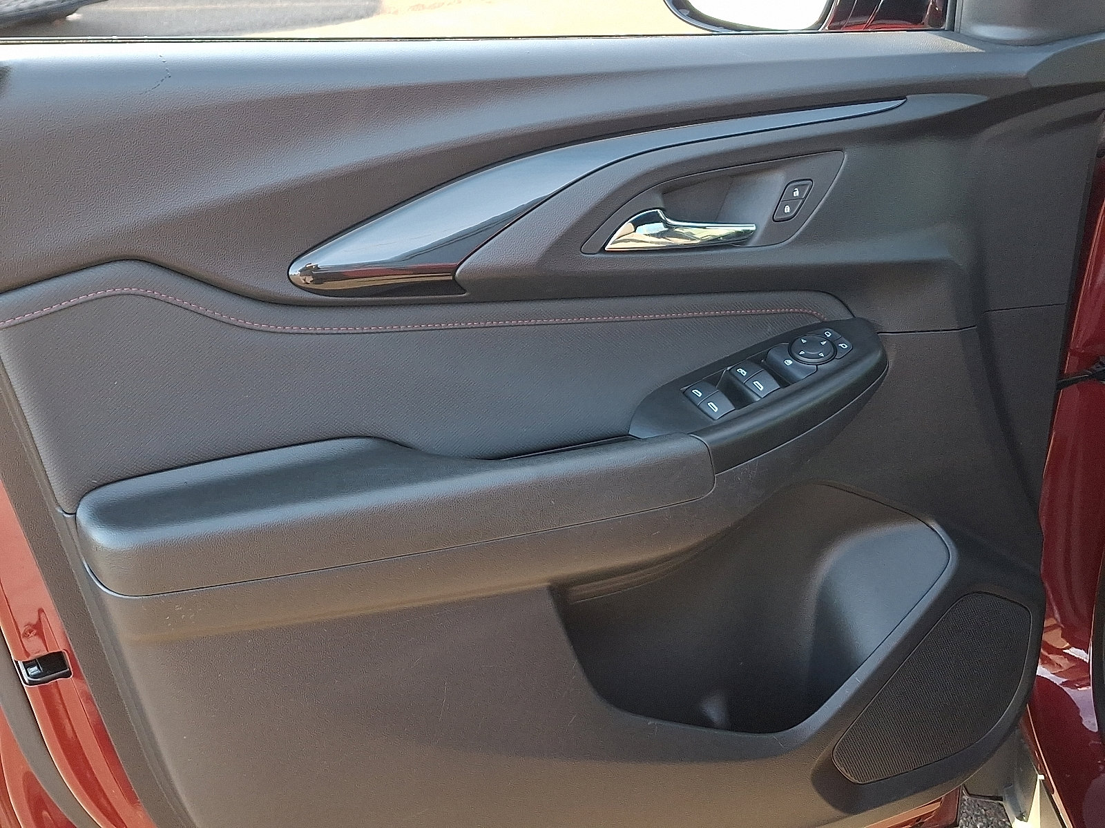 Used 2023 Chevrolet TrailBlazer RS w/ Convenience Package image 12