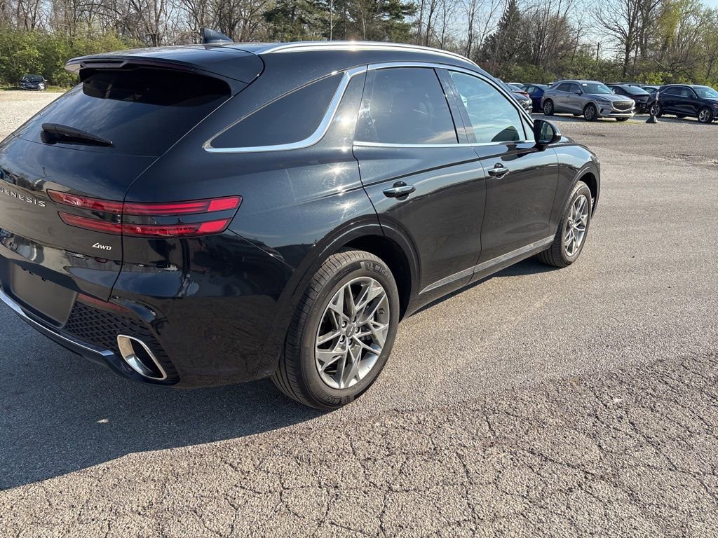Used 2025 Genesis GV70 2.5T Select w/ Select Package image 5