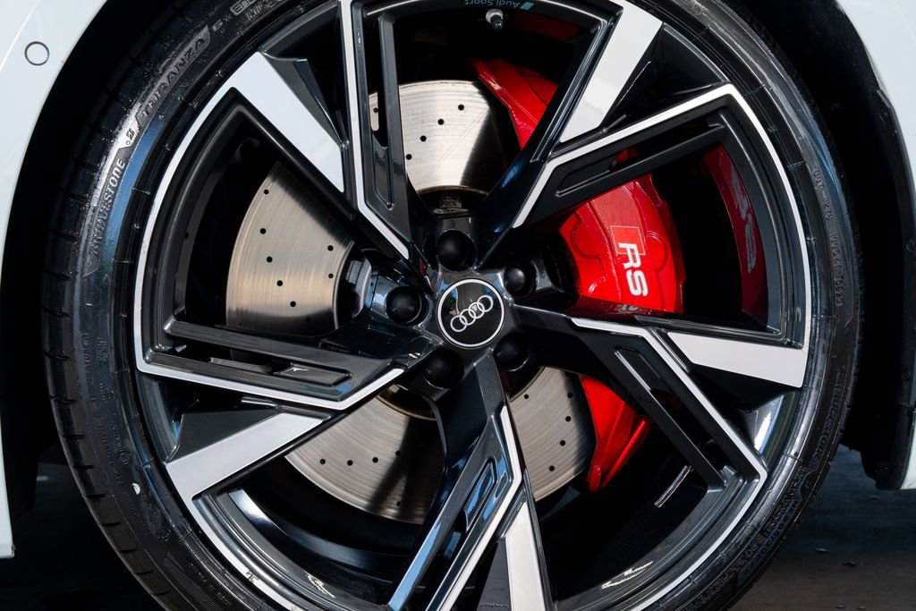 Used 2021 Audi RS 6 w/ Carbon Optic Package image 10