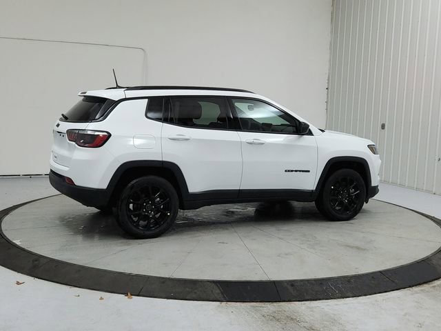 New 2026 Jeep Compass Latitude image 7