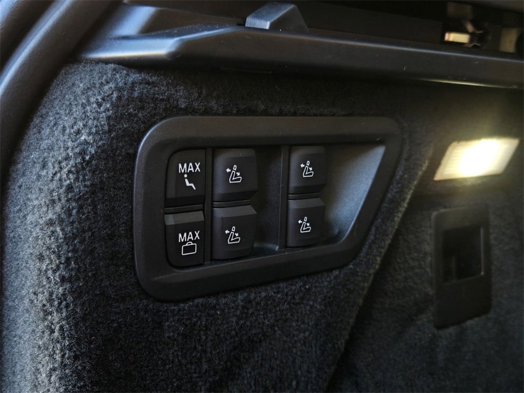 Used 2022 BMW X7 xDrive40i w/ M Sport Package image 40