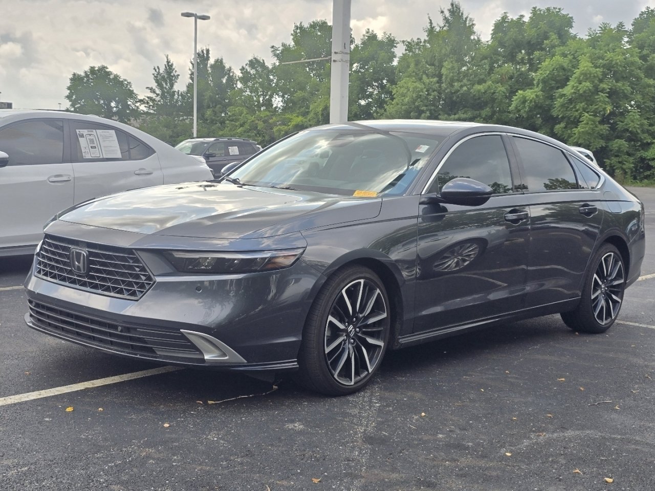 Used 2024 Honda Accord Touring image 3