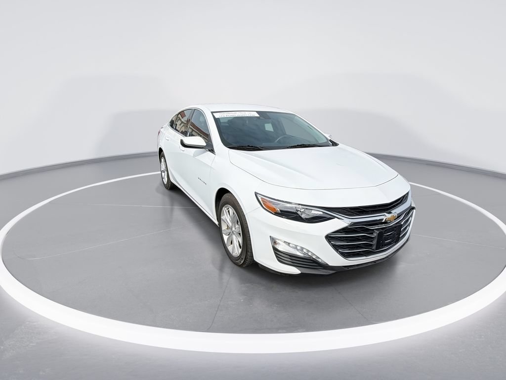 Used 2021 Chevrolet Malibu LT FWD image 2