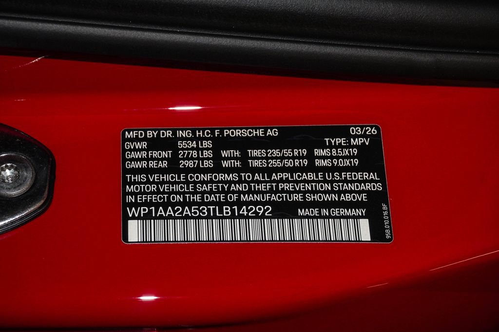 Certified 2026 Porsche Macan AWD/4WD image 29