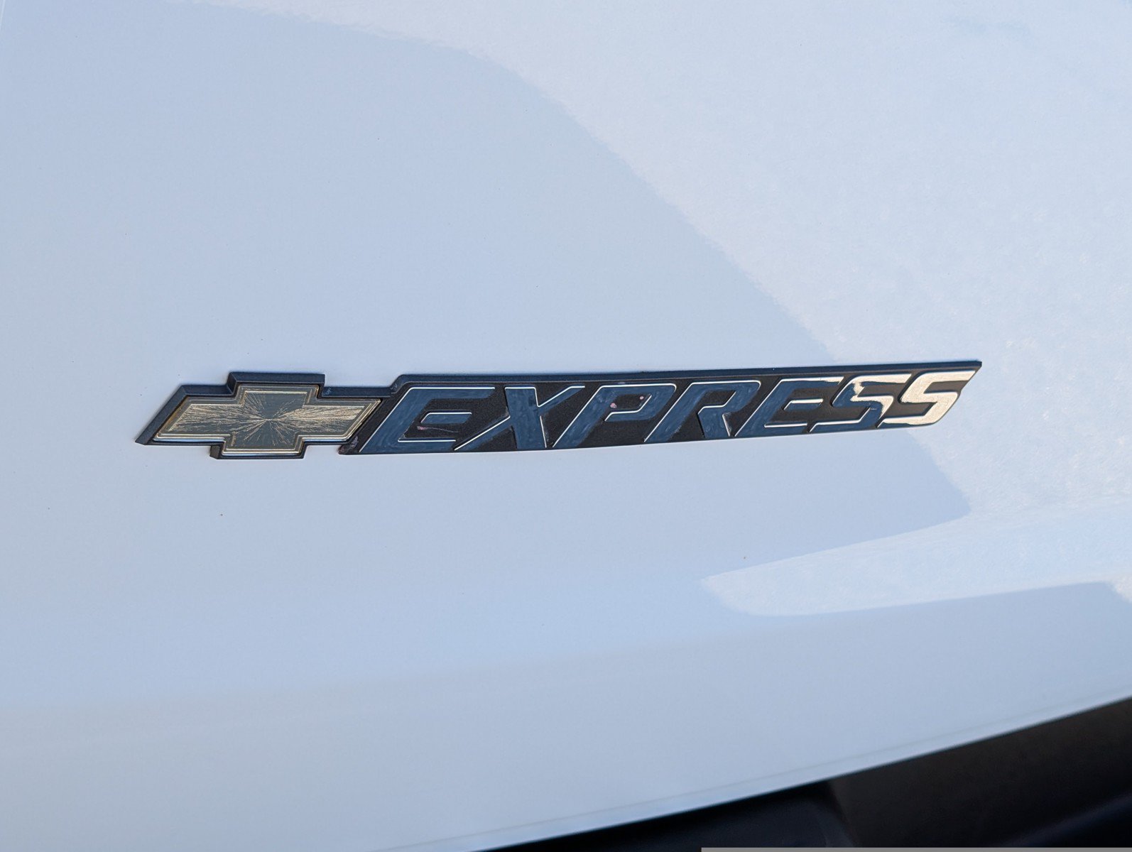Used 2025 Chevrolet Express 3500 LT w/ LT Preferred Equipment Group RWD image 9