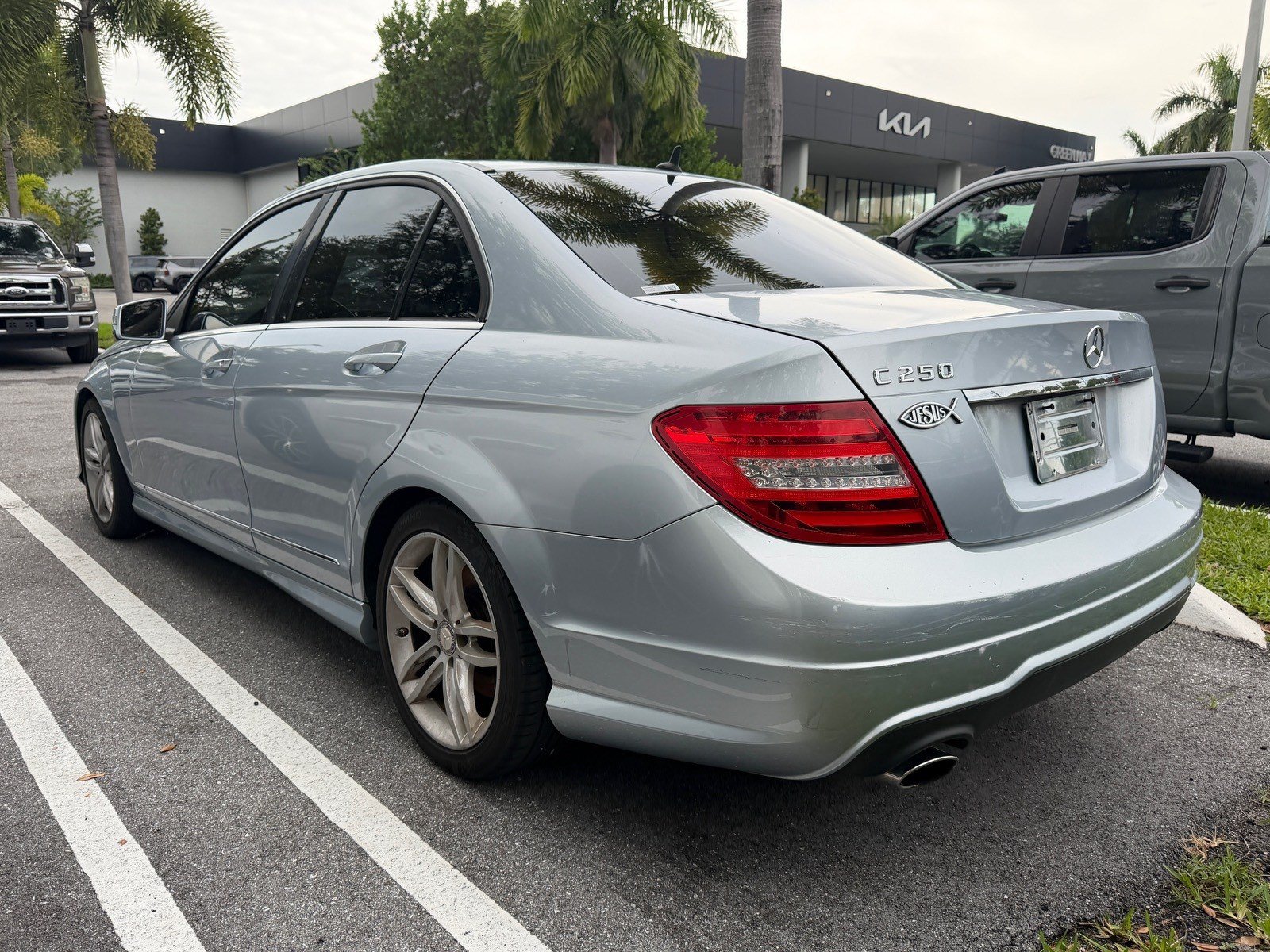 Used 2014 Mercedes-Benz C 250 Sedan image 4