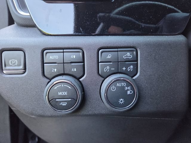 Used 2024 Chevrolet Silverado 1500 LT w/ Z71 Off-Road Package AWD/4WD image 20