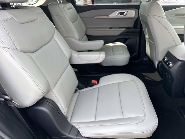 New 2026 Ford Explorer Active w/ Active Comfort Package RWD image 12