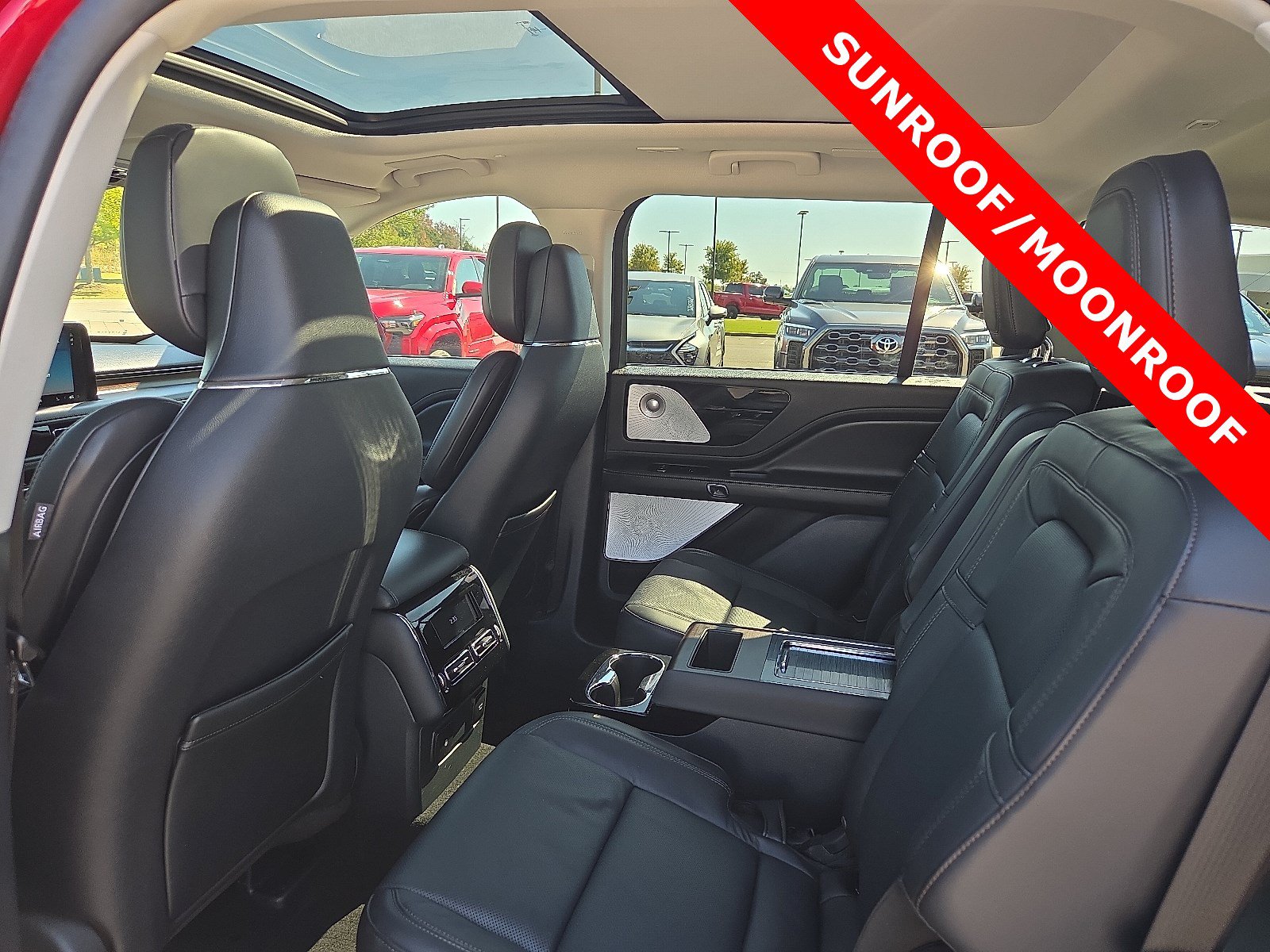 Used 2025 Lincoln Aviator Reserve w/ Equipment Group 201A AWD/4WD image 9