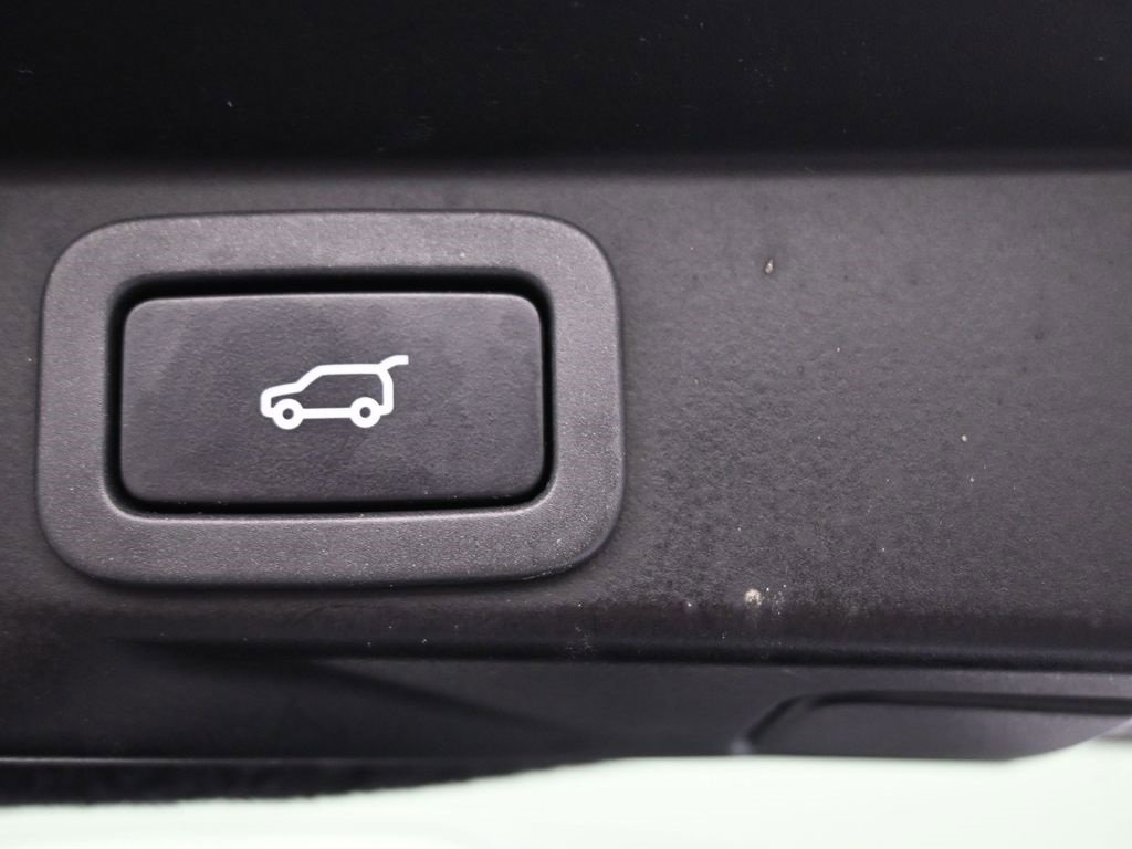 Used 2016 Land Rover Range Rover Sport HSE image 29