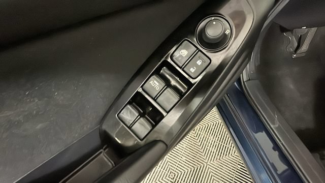 Used 2018 MAZDA MAZDA3 Sport FWD image 10