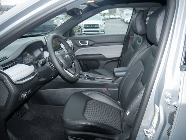 Used 2024 Jeep Compass Latitude w/ Sun and Sound Group image 2