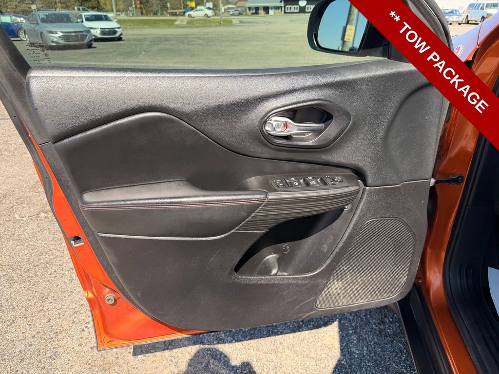 Used 2014 Jeep Cherokee Trailhawk w/ Leather Interior Group AWD/4WD image 15