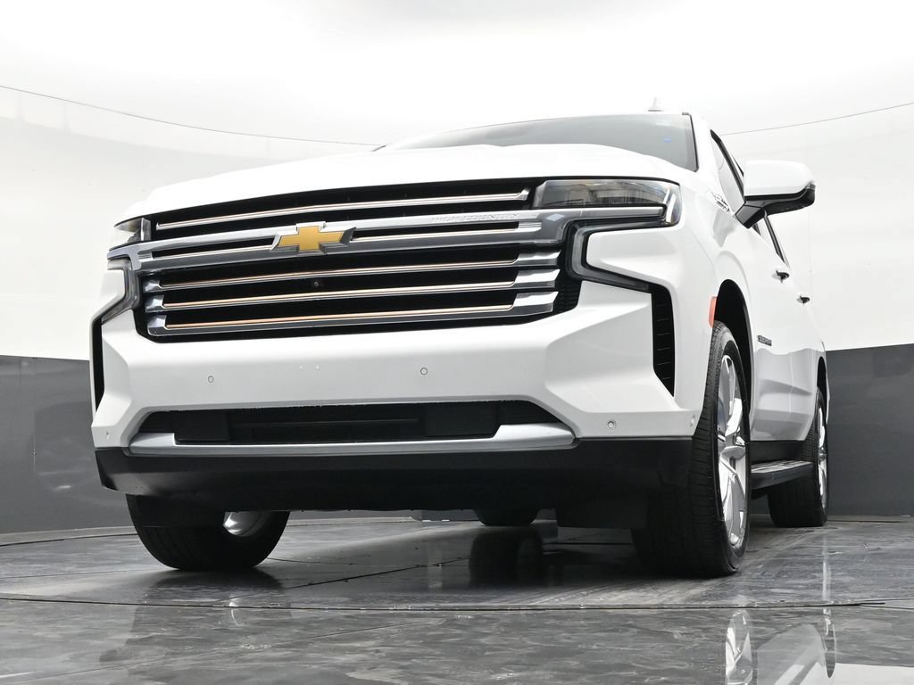 Used 2024 Chevrolet Suburban High Country w/ Advanced Technology Package RWD image 27