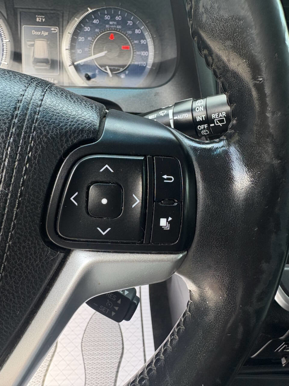 Used 2017 Toyota Sienna Limited Premium FWD image 23