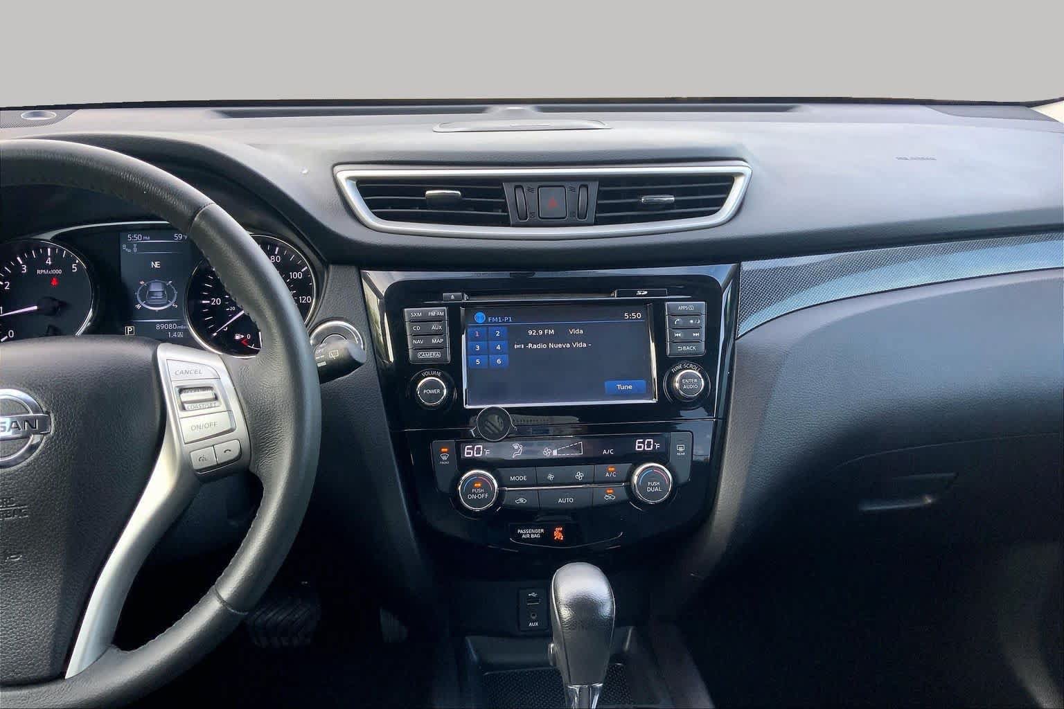 Used 2016 Nissan Rogue SL w/ SL Premium Package FWD image 7