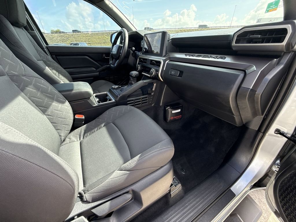 Used 2024 Toyota Tacoma SR5 AWD/4WD image 15