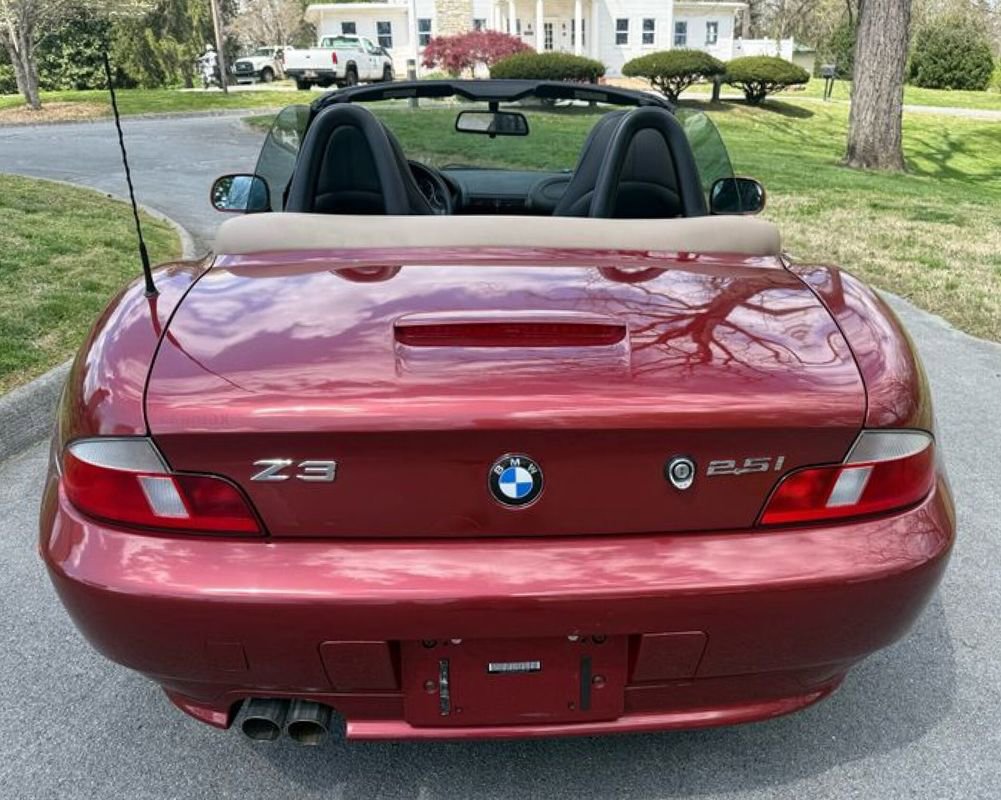 Used 2002 BMW Z3 2.5i image 8