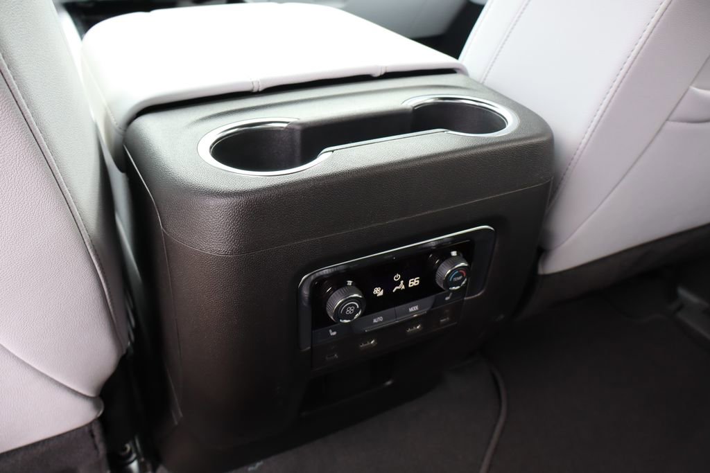 New 2025 Chevrolet Suburban Premier image 48