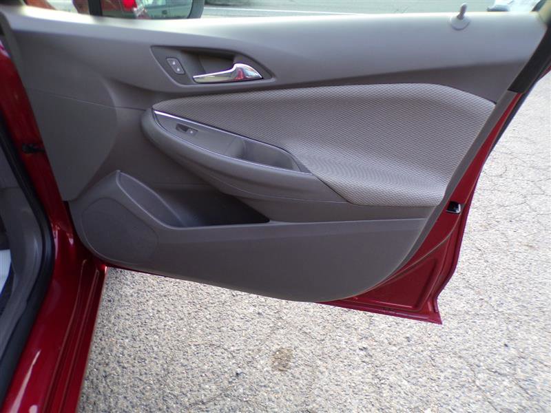 Used 2017 Chevrolet Cruze LT FWD image 21