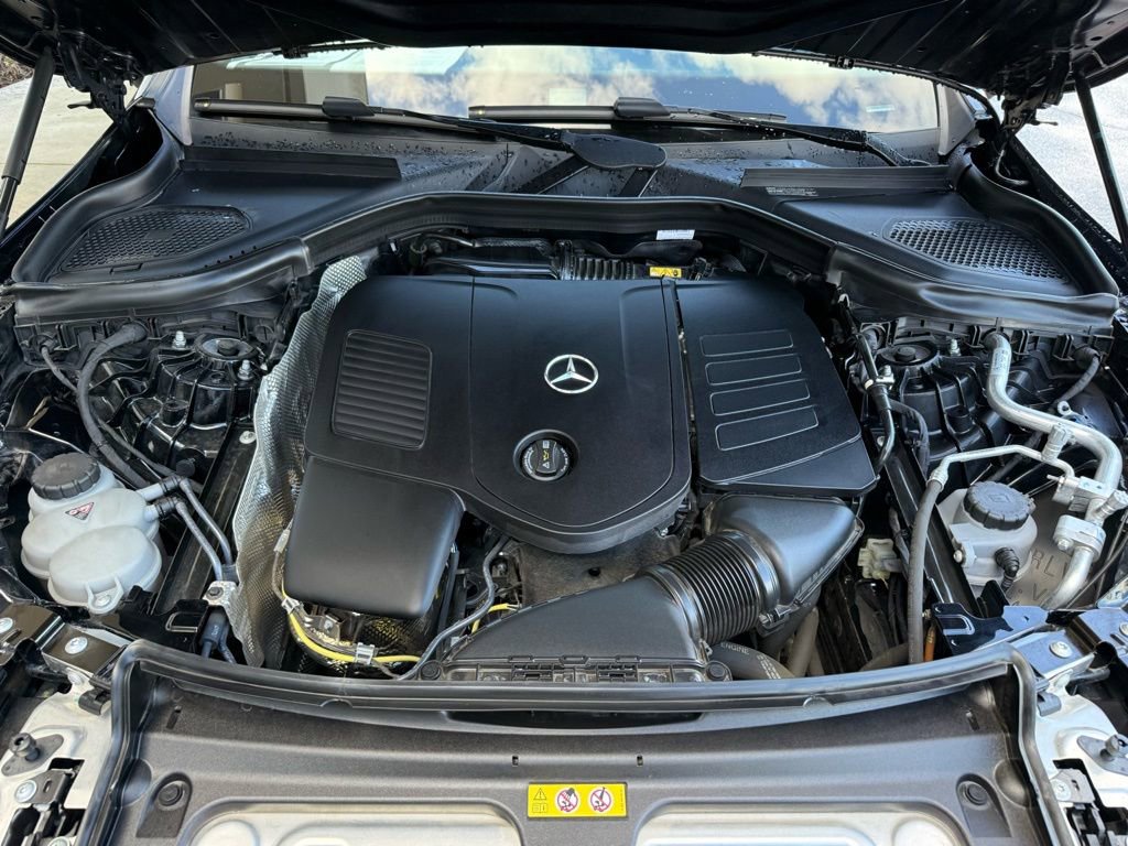 Certified 2025 Mercedes-Benz GLC 300 image 14
