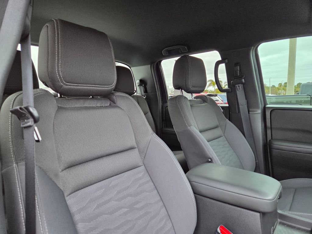 Used 2023 Nissan Frontier SV w/ Midnight Edition Package image 11