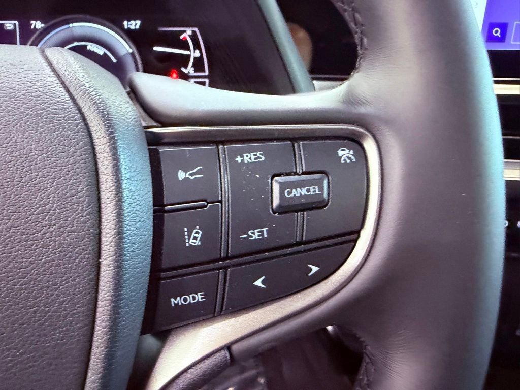 Certified 2024 Lexus UX 250h FWD image 22