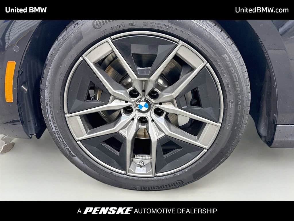 Used 2026 BMW 530i xDrive AWD/4WD image 2