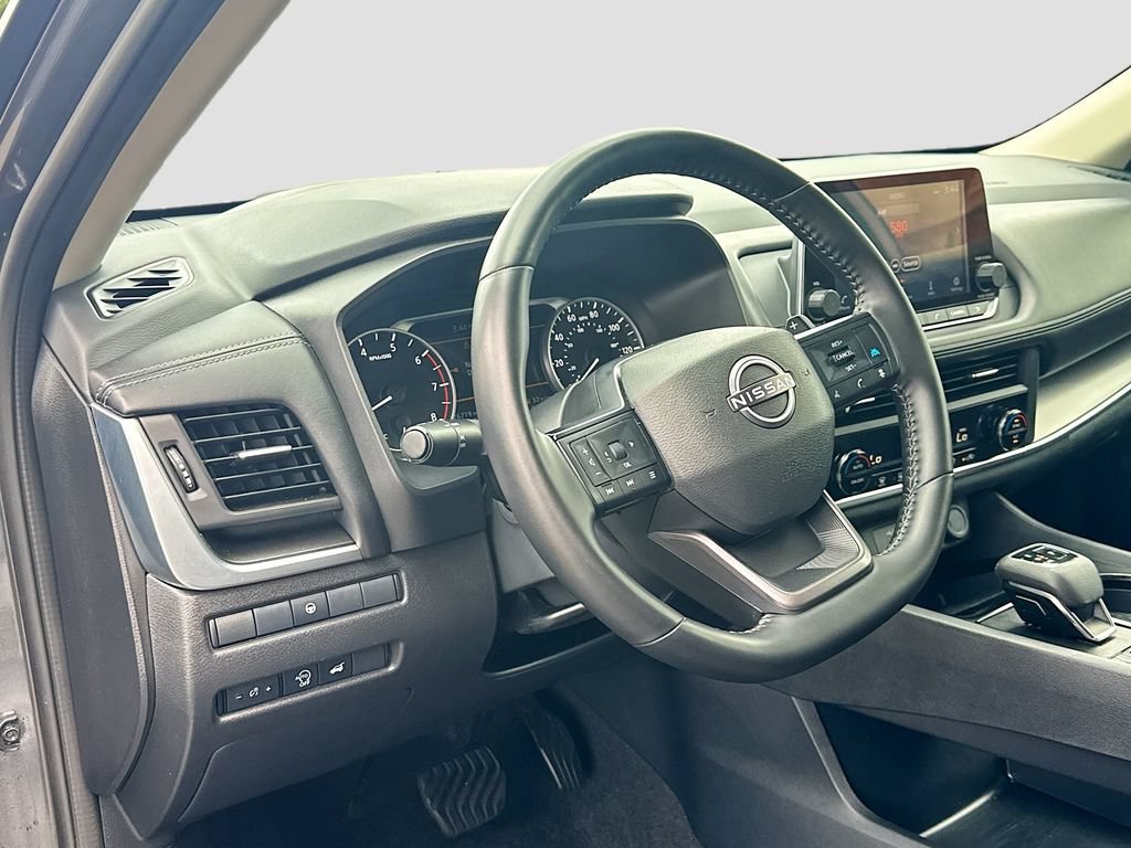 Certified 2025 Nissan Rogue SV AWD/4WD image 24