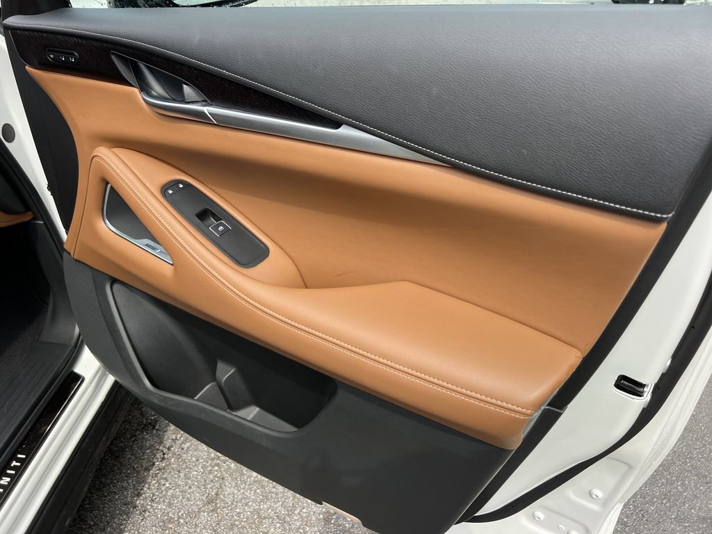 Used 2025 INFINITI QX60 Sensory w/ Vision Package image 12