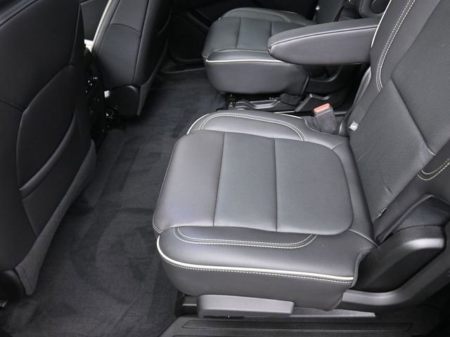 Used 2023 Chevrolet Traverse Premier w/ Redline Edition image 22
