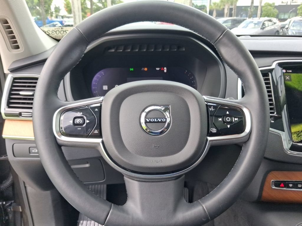 Used 2024 Volvo XC90 B5 Plus AWD/4WD image 17