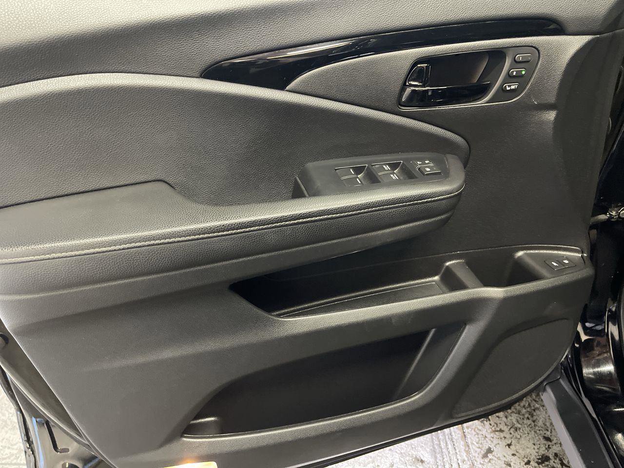 Used 2022 Honda Passport Elite image 13