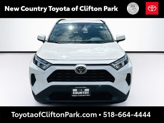 Used 2023 Toyota RAV4 XLE AWD/4WD image 2