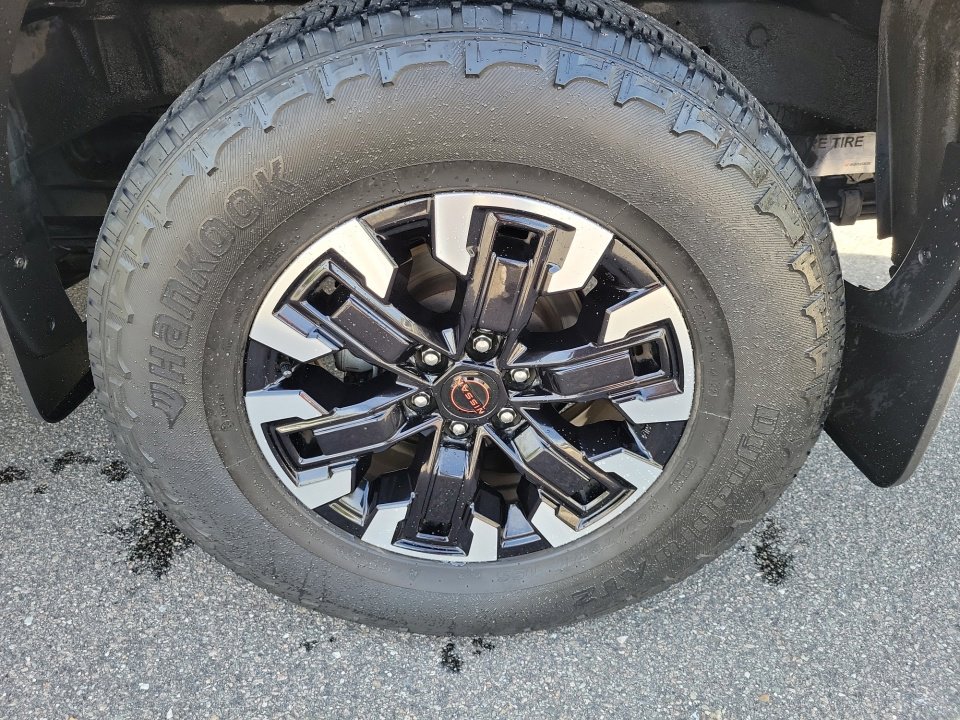 Used 2023 Nissan Frontier PRO-4X w/ Pro Convenience Package AWD/4WD image 29
