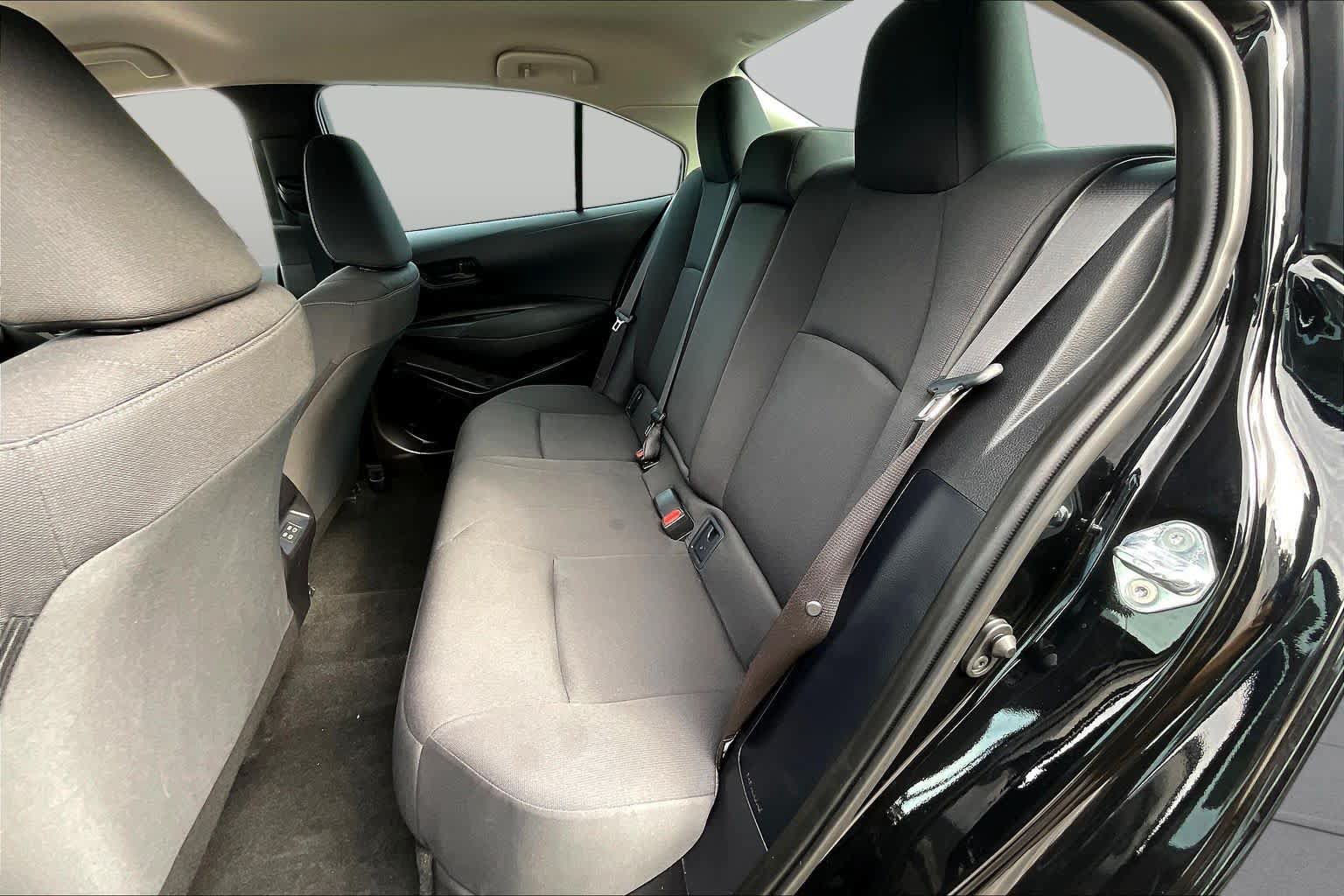 Used 2025 Toyota Corolla LE FWD image 19